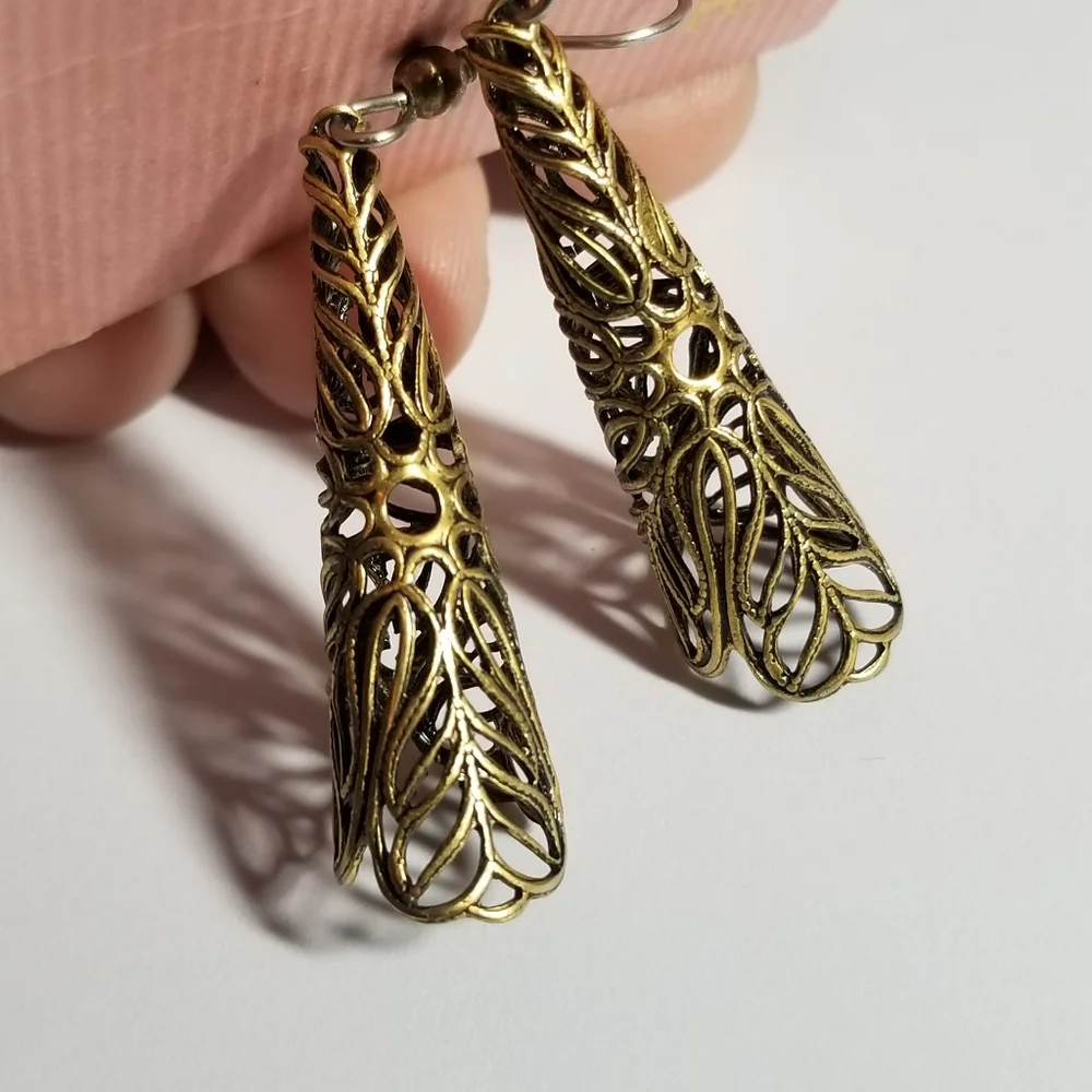 NWT earrings filigree cone shape gold tone metal hook earwires